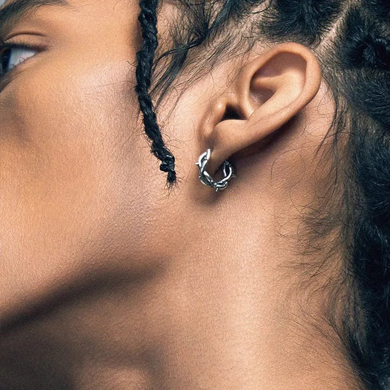 Hiphop Punk Thorn Hoop Earrings for Man Women Classic Piercing Ear Cartilage Tragus Simple Huggie Hoop Rock Jewelry Gift